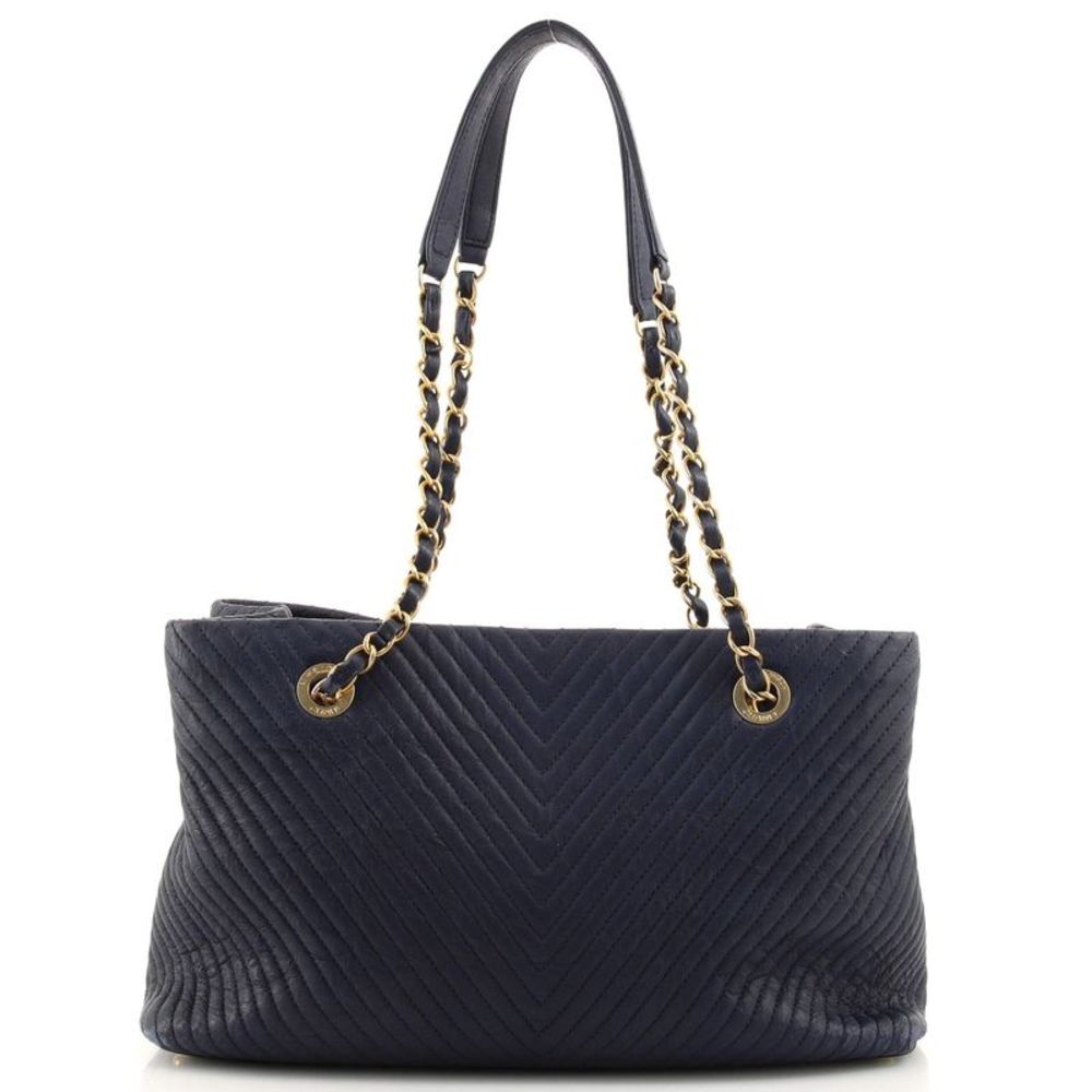 Chanel Medallion Charm Tote Chevron Wrinkled Lambskin Medium Blue - Picture 4 of 9
